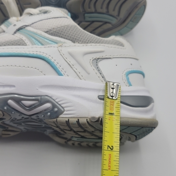 Vionic Walker Classic with Arch Support size 6 - Picture 11 of 16